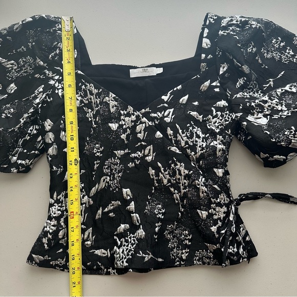 JONATHAN SIMKHAI Taylor Puff Balloon Sleeve Faux Wrap Black Metallic Top Size 4 - Picture 11 of 12